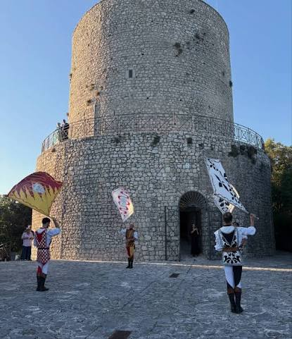Roccaromana celebra le eccellenze con il Premio Internazionale Torre Normanna e il Premio Caruso